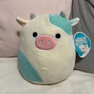 Belana 8” squishmallow Cow BNWT!!
